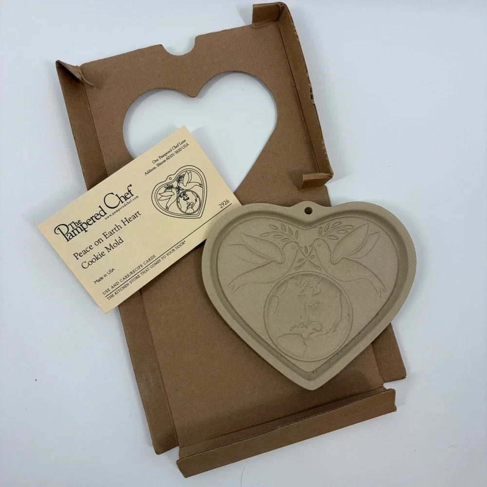 Pampered Chef Peace on Earth Heart Cookie Mold 2926 Doves Globe Stoneware 2002